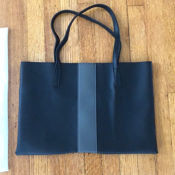 Vince Camuto Handbags - Vince Camuto Tote